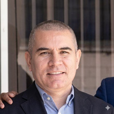 Dr. Carlos Escobar del Pozo